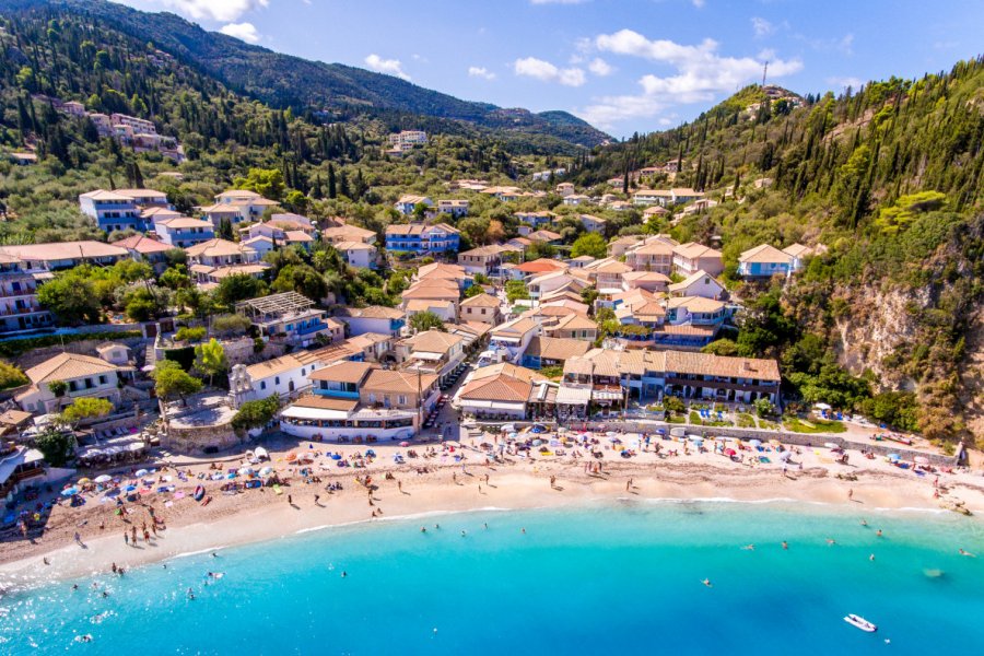 Aghios Nikitas, sur l'île de Leucade. Calin Stan - Shutterstock.com