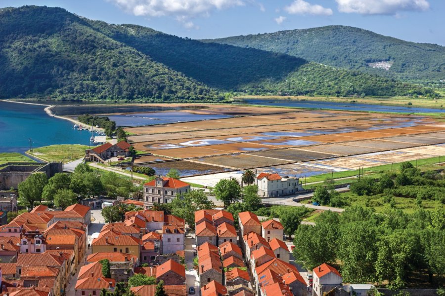 Vue sur la ville de Ston. Phant - iStockphoto