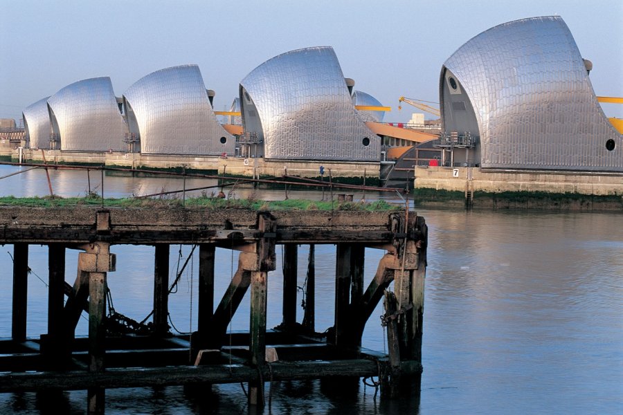 Le barrage de la Tamise, Thames Barrier. (© John Frechet - Iconotec))