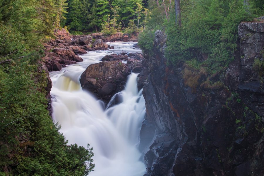 Cascade de Rawdon sur la rivière Ouareau River mirceax