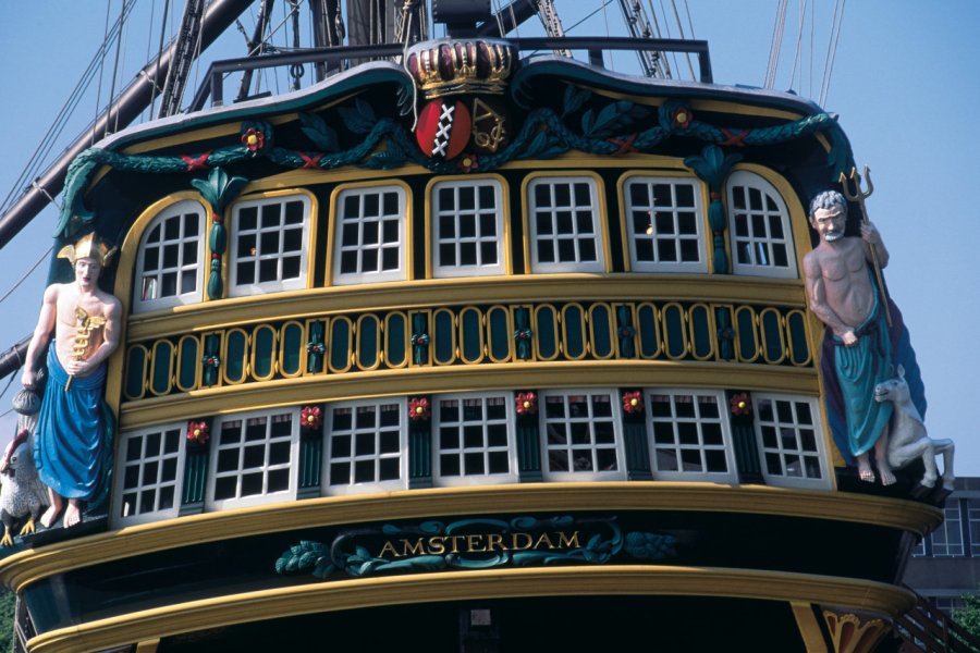 Le navire Amsterdam est amarré au Musée maritime (Scheepvaart Museum). H.Fougère - Iconotec