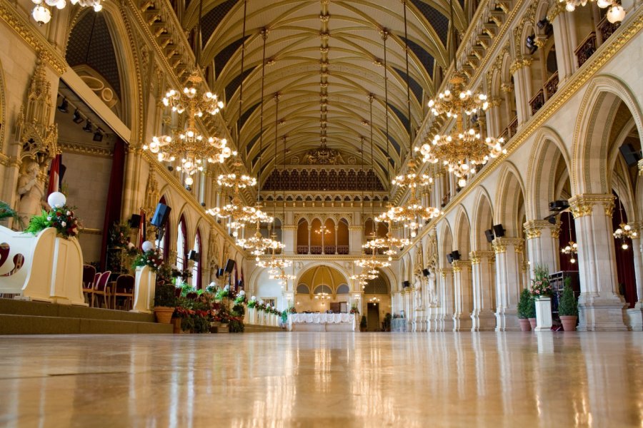 L'Hôtel de Ville où a lieu le Bal des Fleurs. iStock.com - spastonovjpg