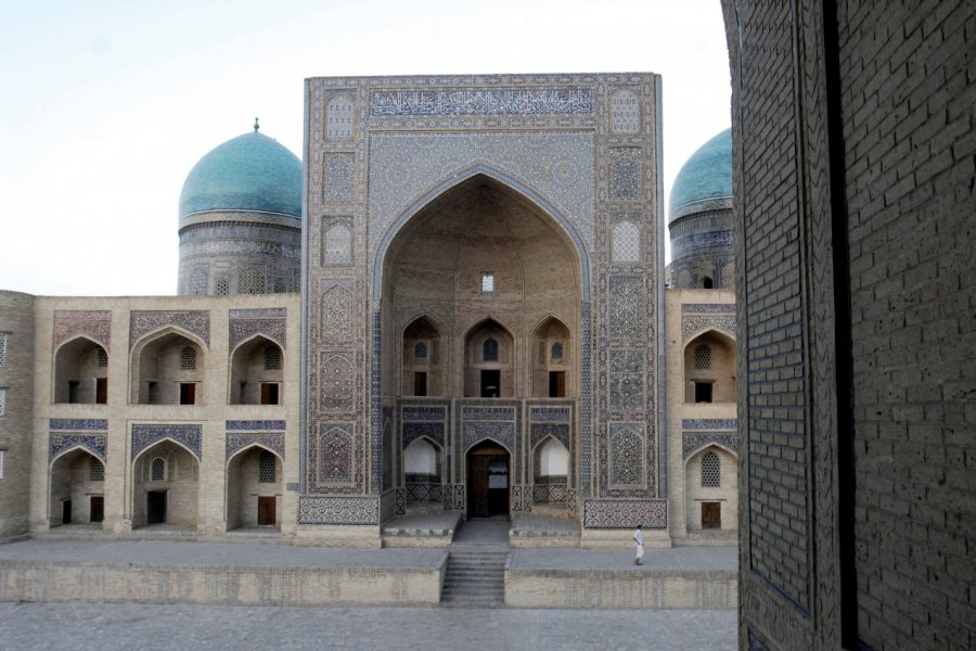 Madrasa Mir-i-Arab. Jeff Jones - Iconotec
