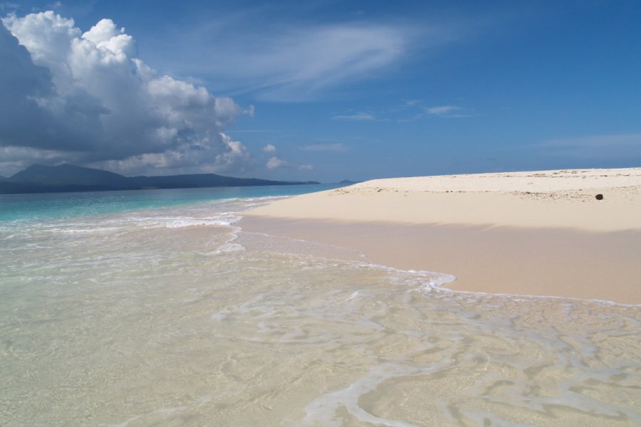 Ilot de sable blanc. (© fred - Fotolia))