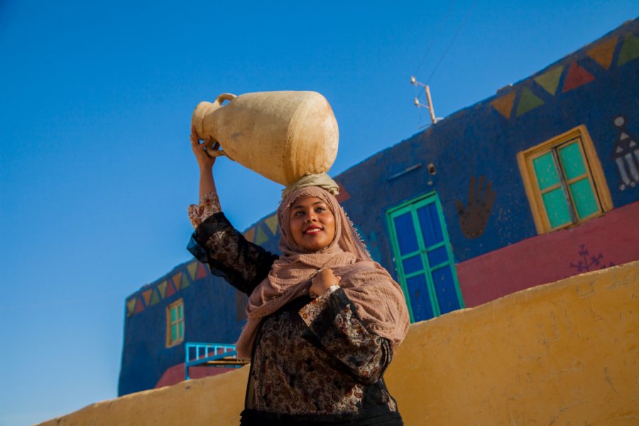Jeune fille nubienne à Assouan. Emad Omar Farouk - Shutterstock.com
