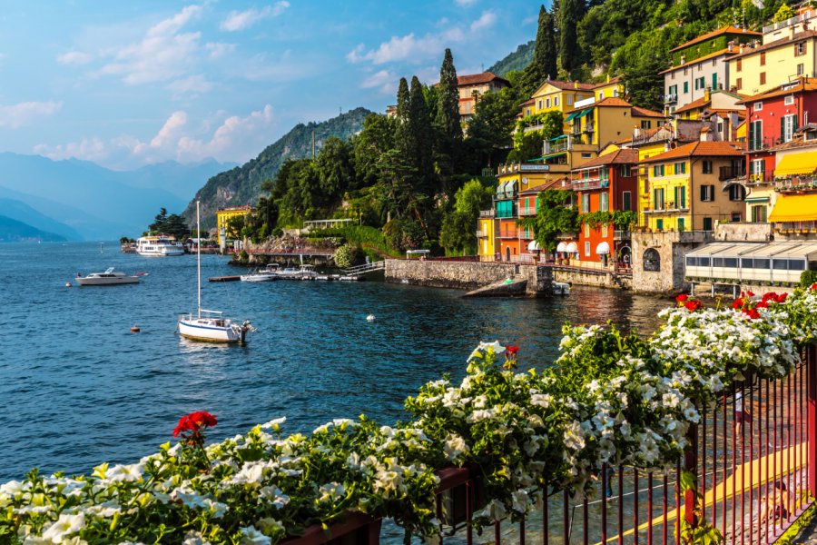 Le village coloré de Varenna, sur les rives du Lac de Côme. Alex Mit - Shutterstock.com