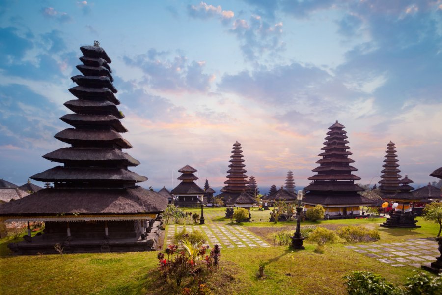 Temple de Besakih. WitthayaP / Shutterstock.com