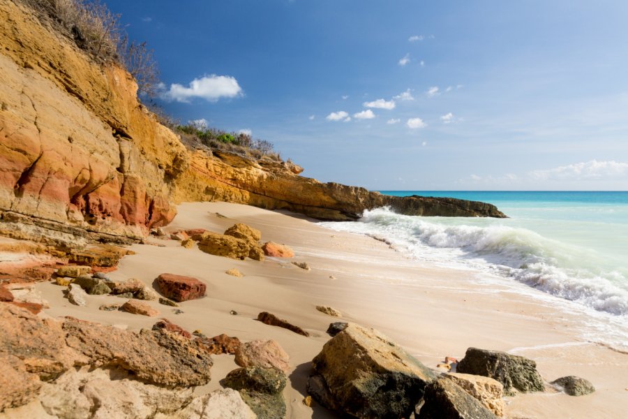 Cupecoy Bay. Steve Heap - Shutterstock.com