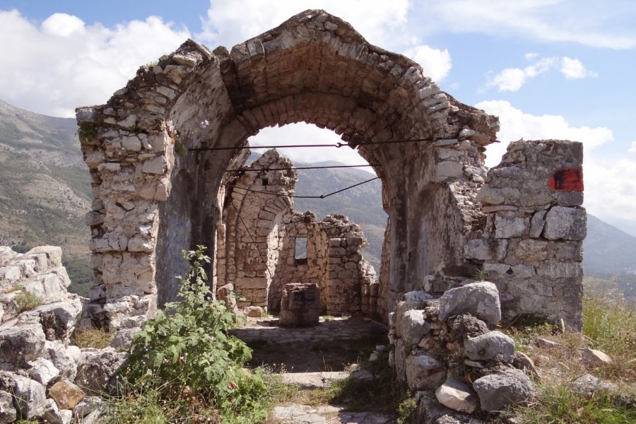 Ruines de la forteresse Haj-Nehaj. Valsib - Shutterstock.com