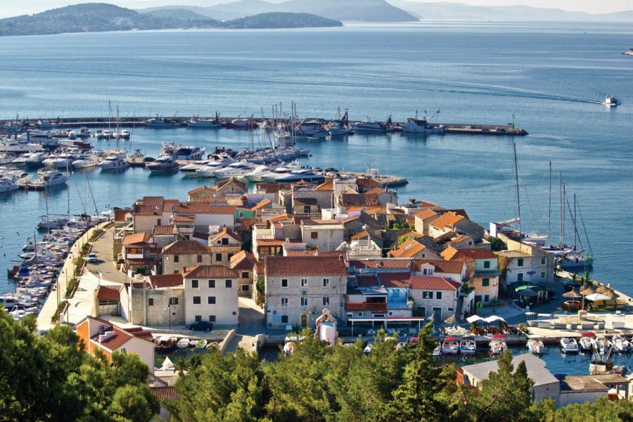 Vodice et sa baie. Xbrchx - iStockphoto