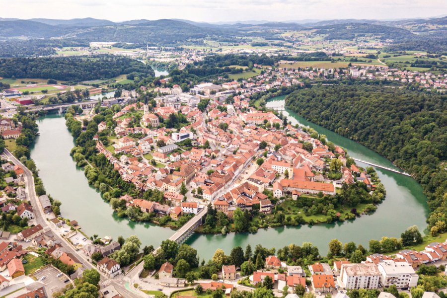 Vue sur la ville de Novo Mesto. Dmitry Malov - iStockphoto.com