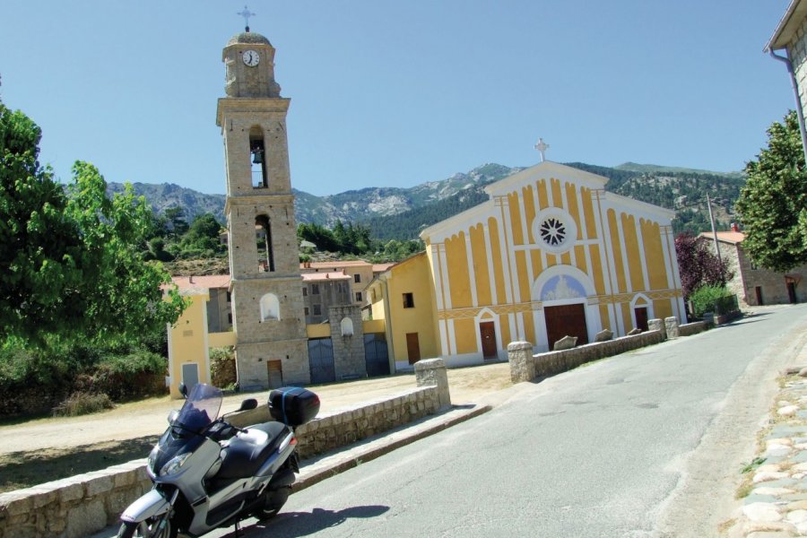 Au pied de l'église de Casamaccioli Xavier Bonnin