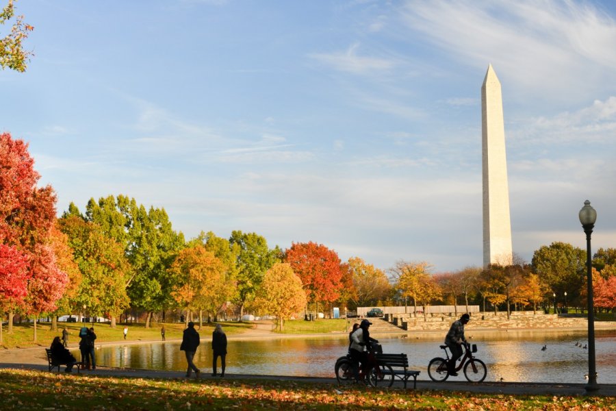 Washington Monument vu depuis le Constitution Gardens. (© Orhan Cam - Shutterstock.com))