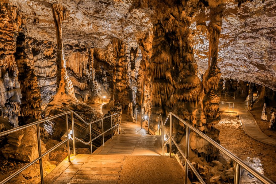 Grotte Baradla. Tainar - Shutterstock.com