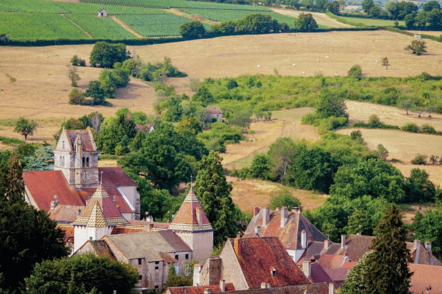 Village de Couches et sa campagne environnante. OTGAM - Jean-Marc SCHWARTZ