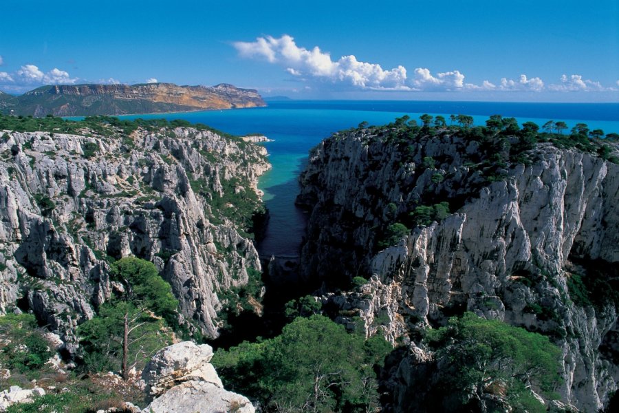 Calanque d'En Vau à Cassis HUGO CANABI - ICONOTEC