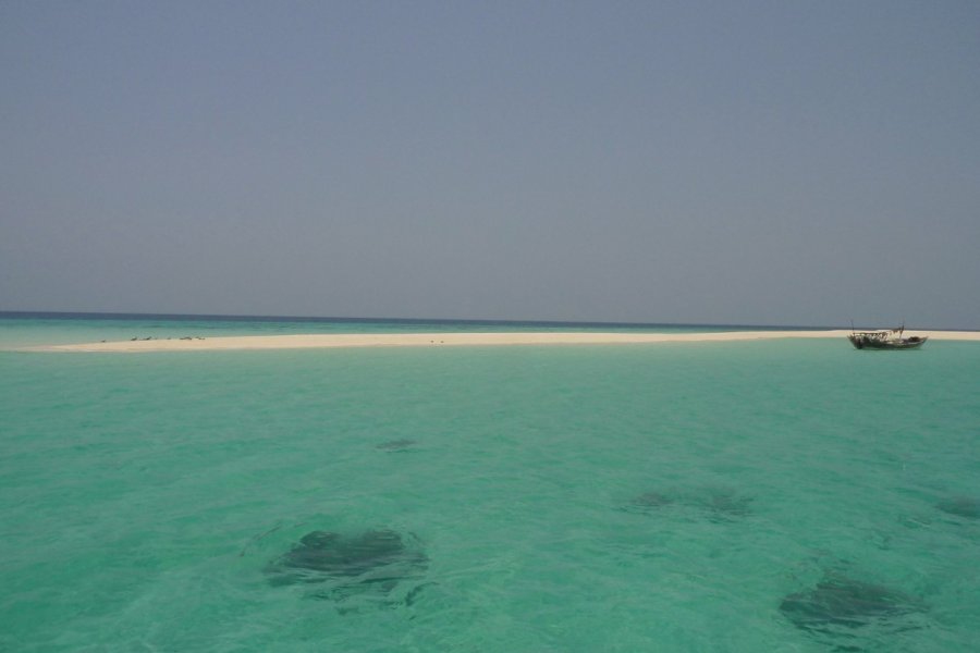 L'île de Madote, un blanc de sable au milieu de la mer, un petit bout de paradis ! Charlotte FICHEUX