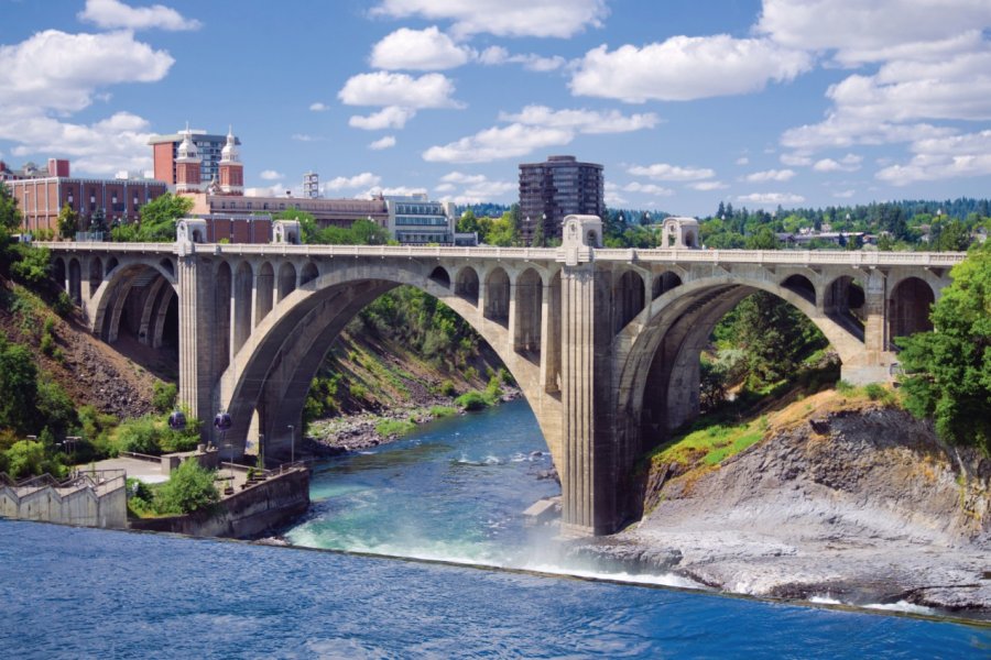 Le Monroe Street Bridge à Spokane. Gregobagel - iStockphoto