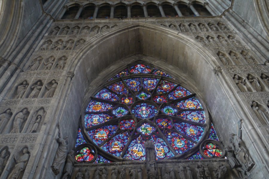 Intérieur de la cathédrale de Reims (© JEAN-PAUL LABOURDETTE))