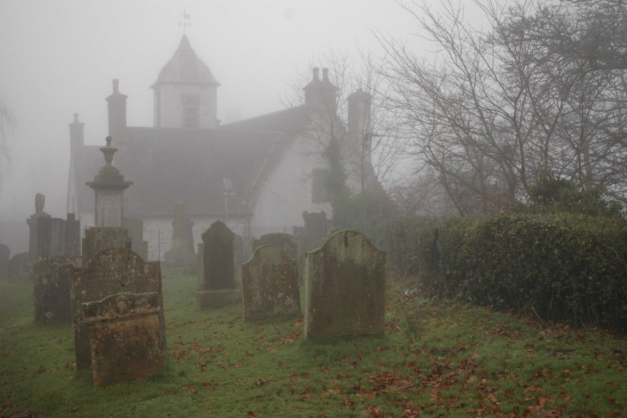 Cimetière et église à Stirling. Stephen Buwert - iStockphoto.com