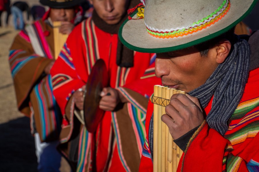 Musiciens aymara. brassmonkeyy - Shutterstock.com