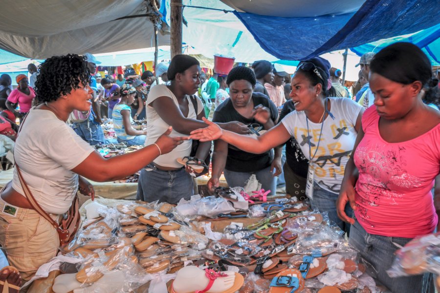 Marché de Dajabon. Sandra Foyt - Shutterstock.com