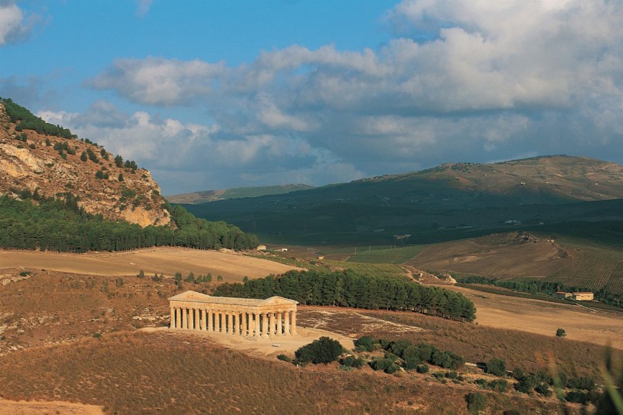 Temple dans la zone archéologique de Segeste. Apollon - Iconotec