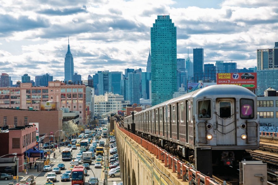 Le métro aérien du Queens. Maciej NOSKOWSKI - iStockphoto