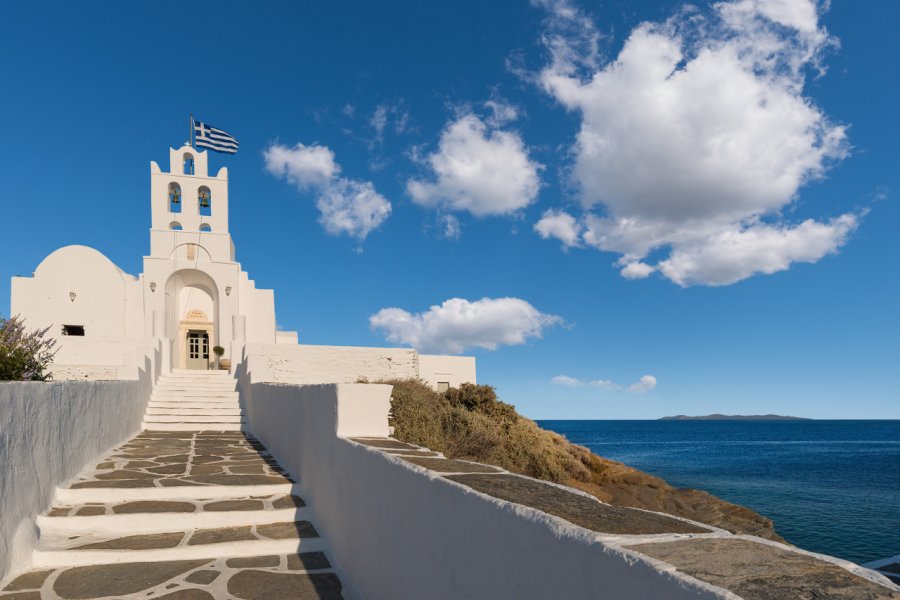 Le monastère Chrisopigi à Sifnos. Giovanni Rinaldi - Shutterstock.com