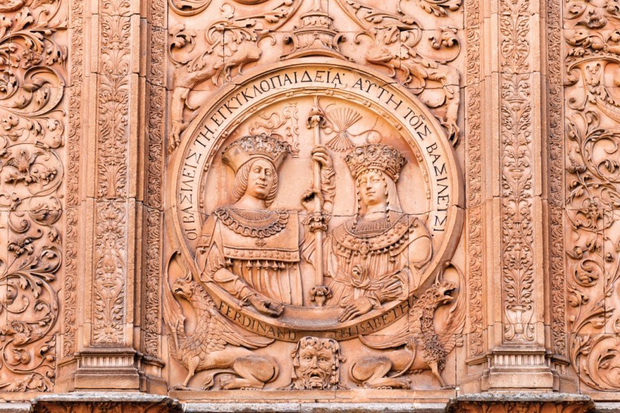 Ferdinand d'Aragon et Isabelle de Castille, façade de l'Université de Salamanque. DRtraveler1116 - iStockphoto.com