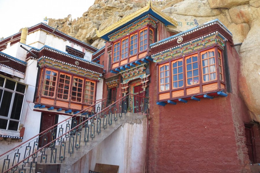 Le Taktok gompa est bâti à flanc de montagne. Grégory ANDRE