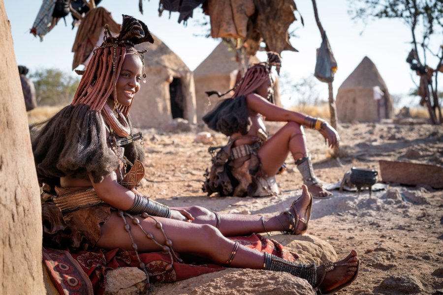Village Himba près de Kamanjab. R.M. Nunes - Shutterstock.com