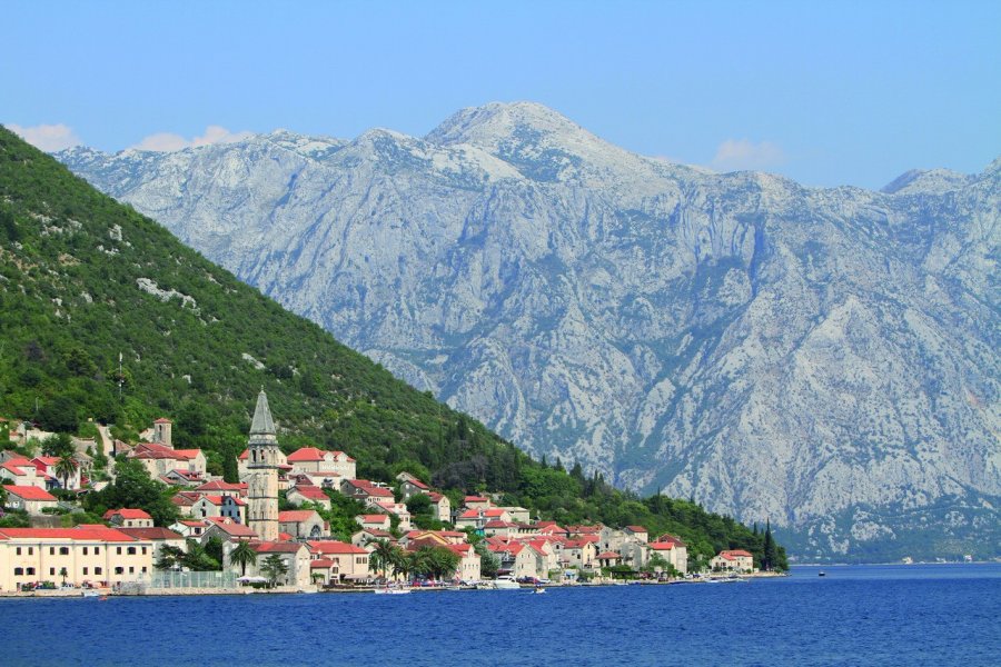 Ville de Perast dans les bouches de Kotor Stéphan SZEREMETA