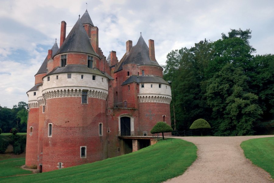 Le château de Rambures MICHAEL MULKENS - FOTOLIA