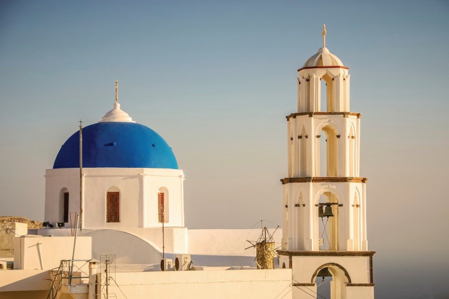 Eglise et clocher de Pyrgos. Titoslack - iStockphoto