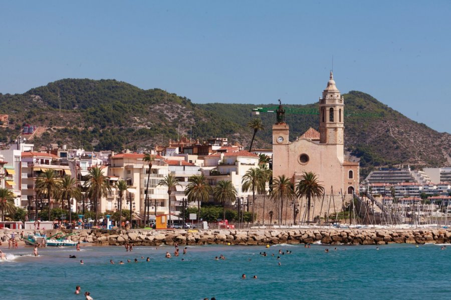 Plage principale et église de Sant Bartomeu i Santa Tecla. Irène ALASTRUEY - Author's Image