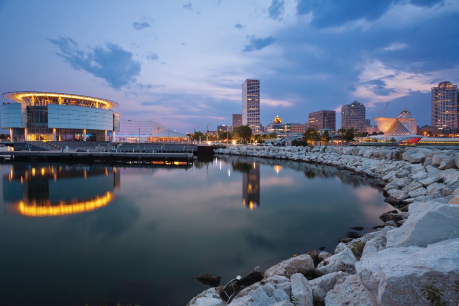 Milwaukee et le lac Michigan. RudyBalasko