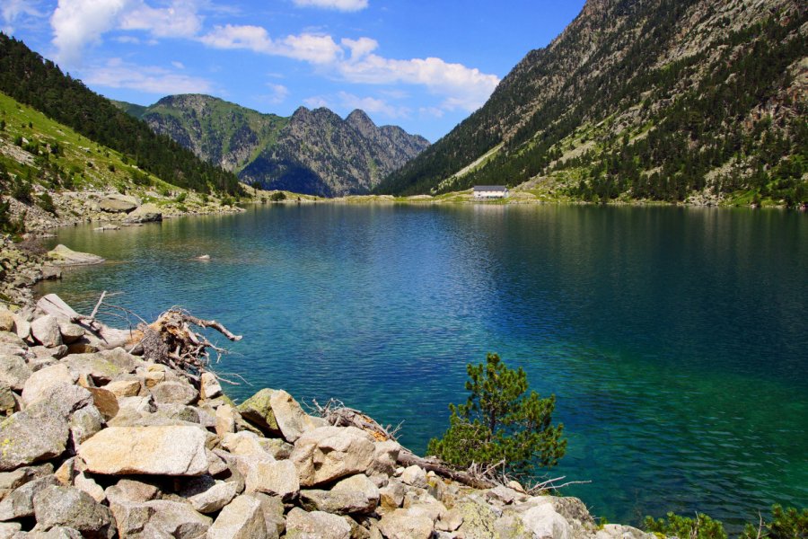 Lac de Gaube. photlook - Adobe Stock