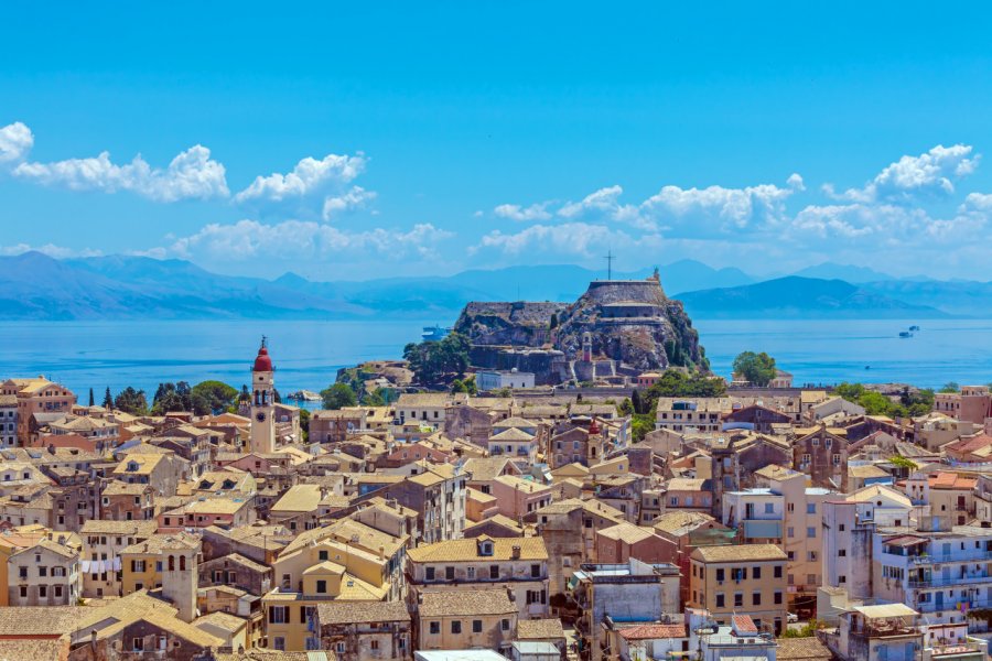 Vue sur Corfou Chora et sa forteresse. Rostislav Ageev - Shutterstock.com