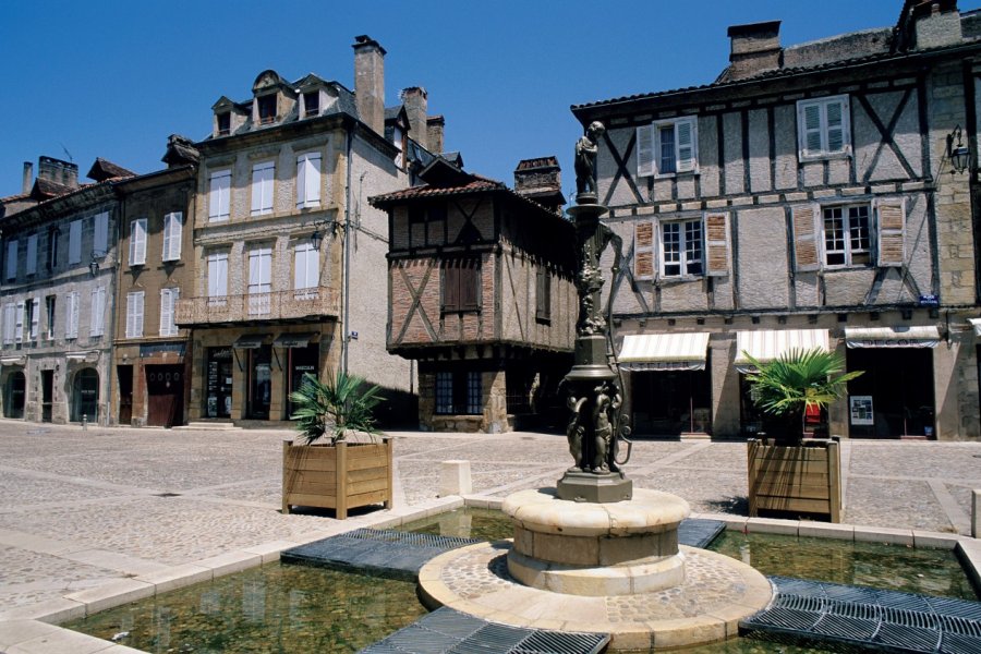 Fontaine, sur la place du Mercadial - Saint-Céré IRÈNE ALASTRUEY - AUTHOR'S IMAGE