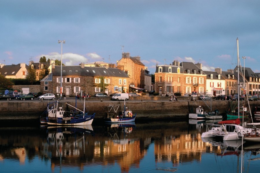 Le port de Paimpol. Philippe GUERSAN - Author's Image