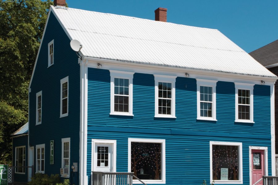 Maison bleue à Alma. Tourisme Nouveau-Brunswick