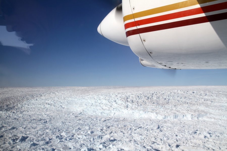 Air Zafari propose des survols du glacier et du fjord. Stéphan SZEREMETA