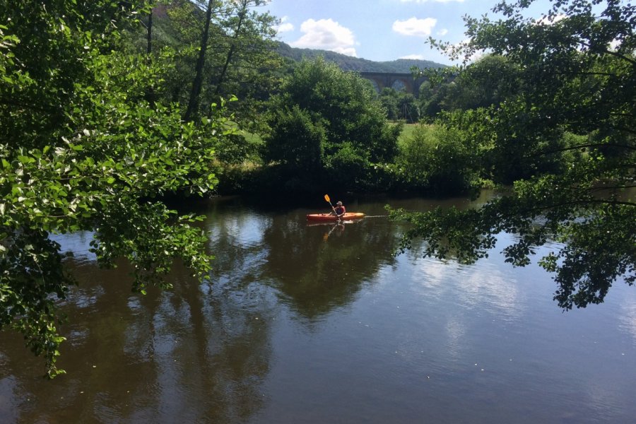 Descente de la vallée de l'Orne en canoë ou en kayak. Anne CROCHARD