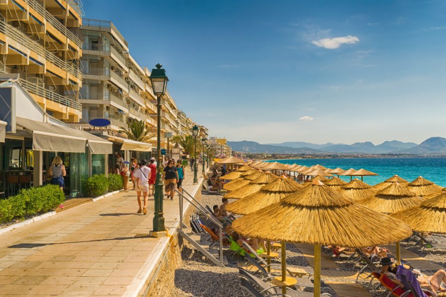 Front de mer, Loutraki. Bill Anastasiou / Adobe Stock