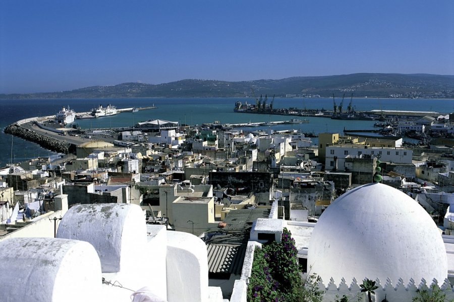 Panorama sur le port de Tanger. Thierry Lauzun - Iconotec