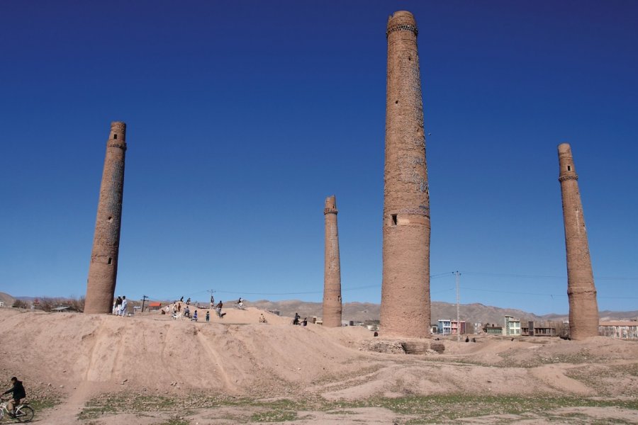 Ces quatre minarets datent du dernier empereur timuride d'Hérât. VINCENT RONCO