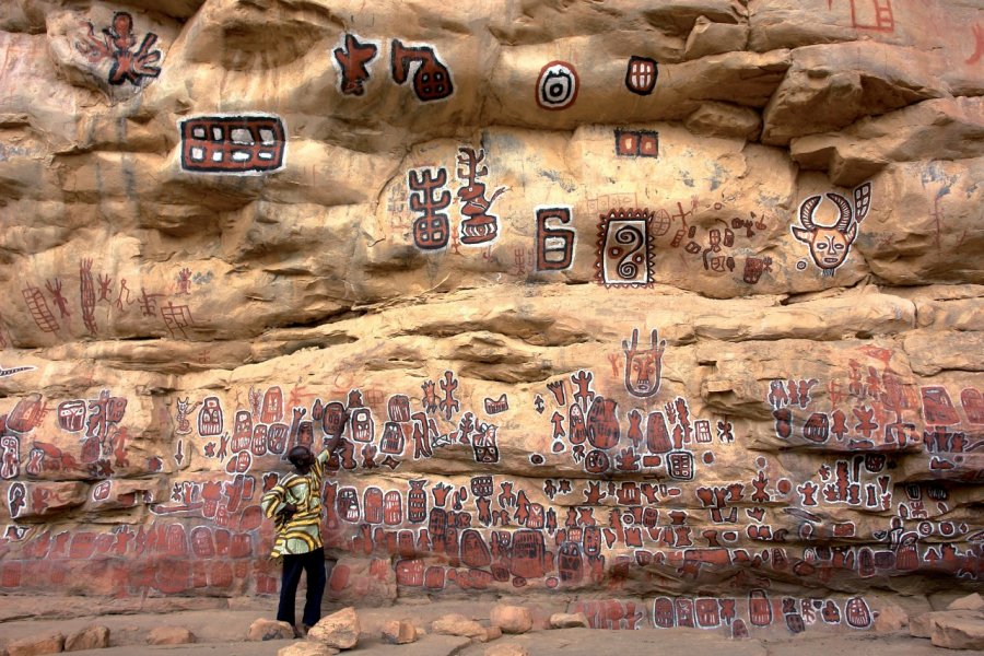 Allégories mystérieuses dans la grotte des circoncisions à Songho Sébastien CAILLEUX