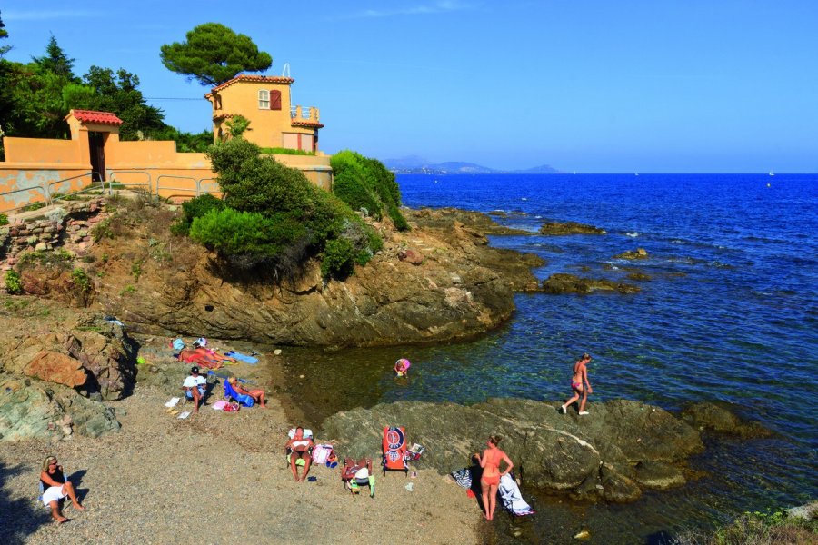 Crique de la plage de Saint-Aygulf, Fréjus Lawrence BANAHAN - Author's Image