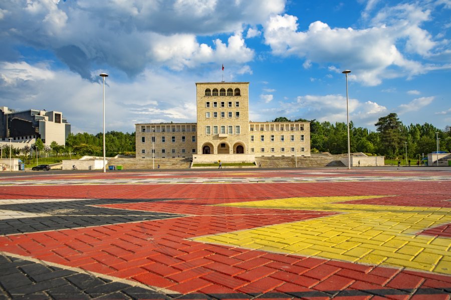 Université polytechnique de Tirana. Ungvari Attila - Shutterstock.com